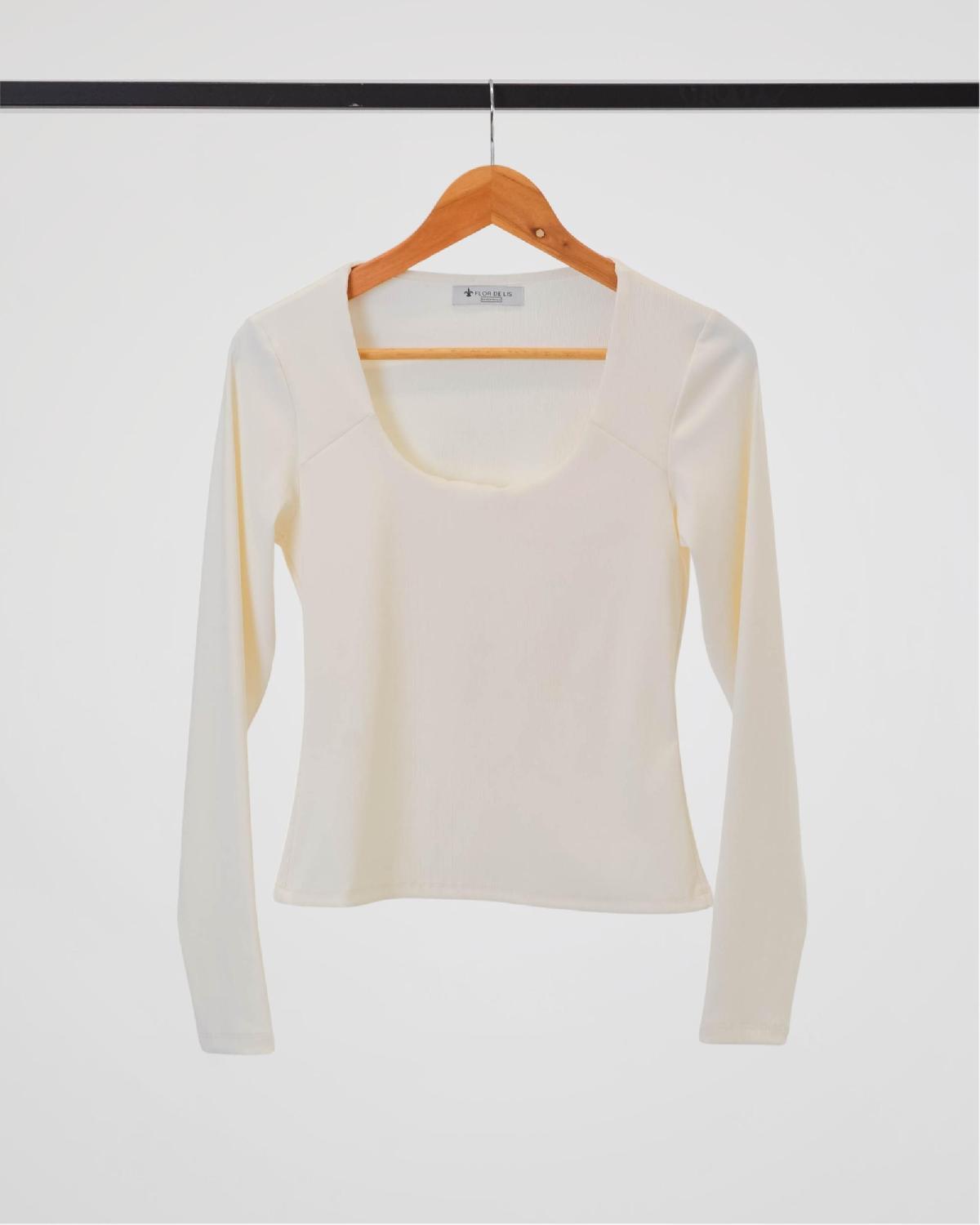 Foto do produto Blusa Deliz F277092026 Gola Oval Justa Off White
