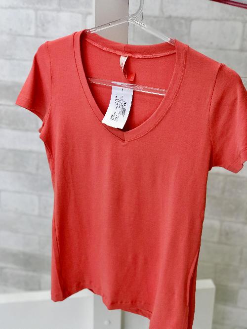 Foto do produto  Blusa Linha Leve Preto L768 Basica Coral