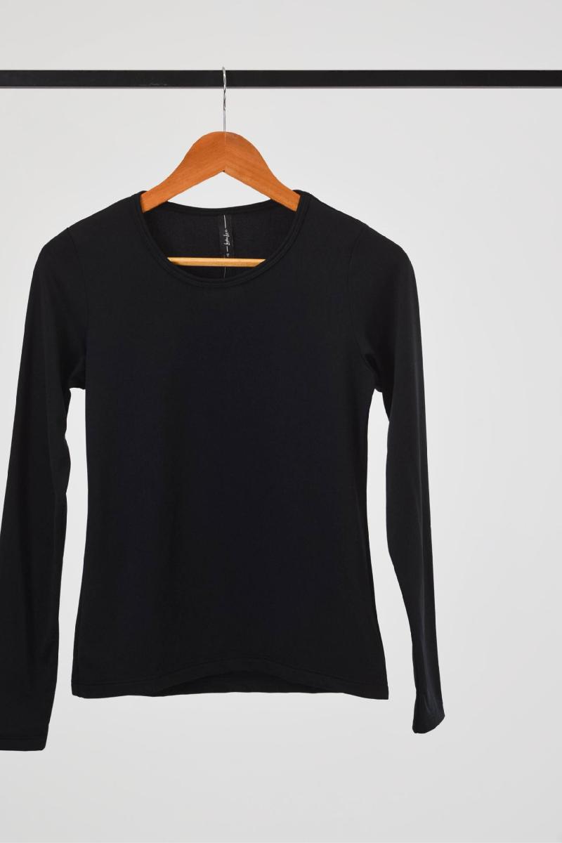 Foto do produto  Blusa Linha Leve Preto Preto