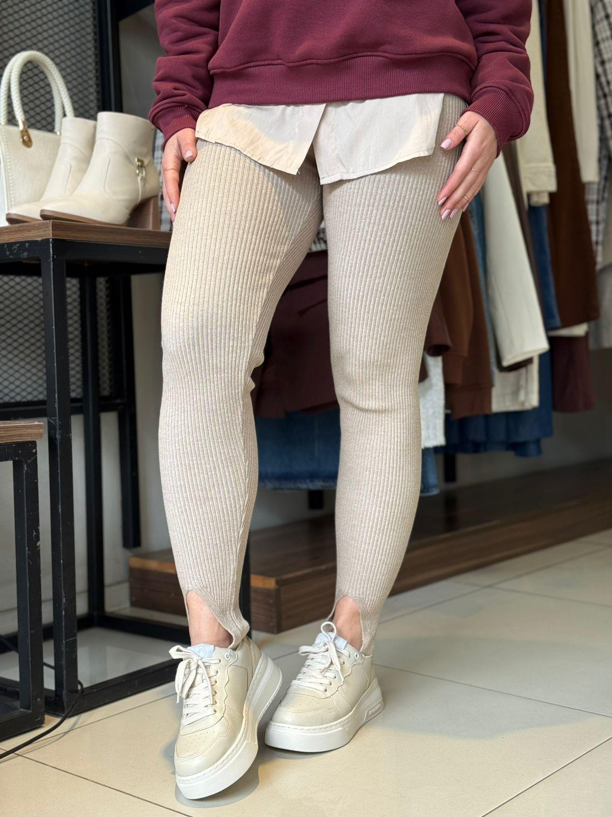Foto do produto Calça Fem Theodora Preto Preto