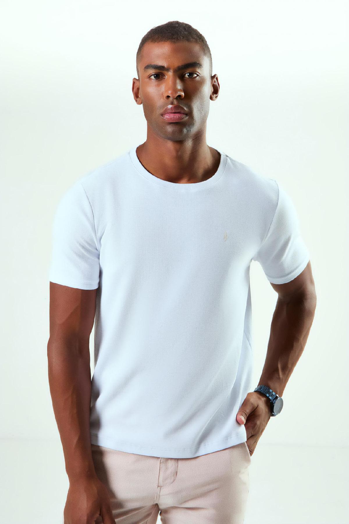Foto do produto Camiseta Deliz Regular Branco