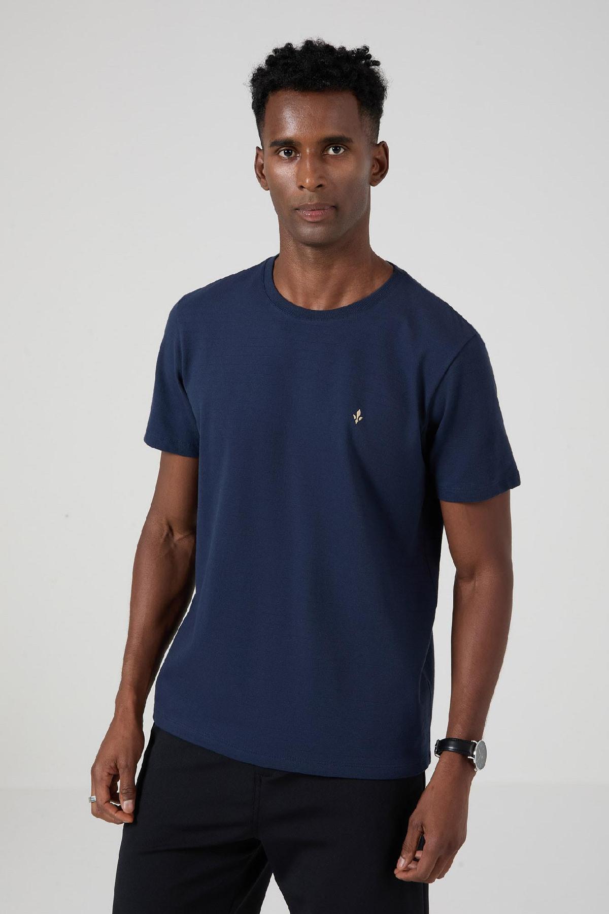 Foto do produto Camiseta Deliz Regular Marinho Naval