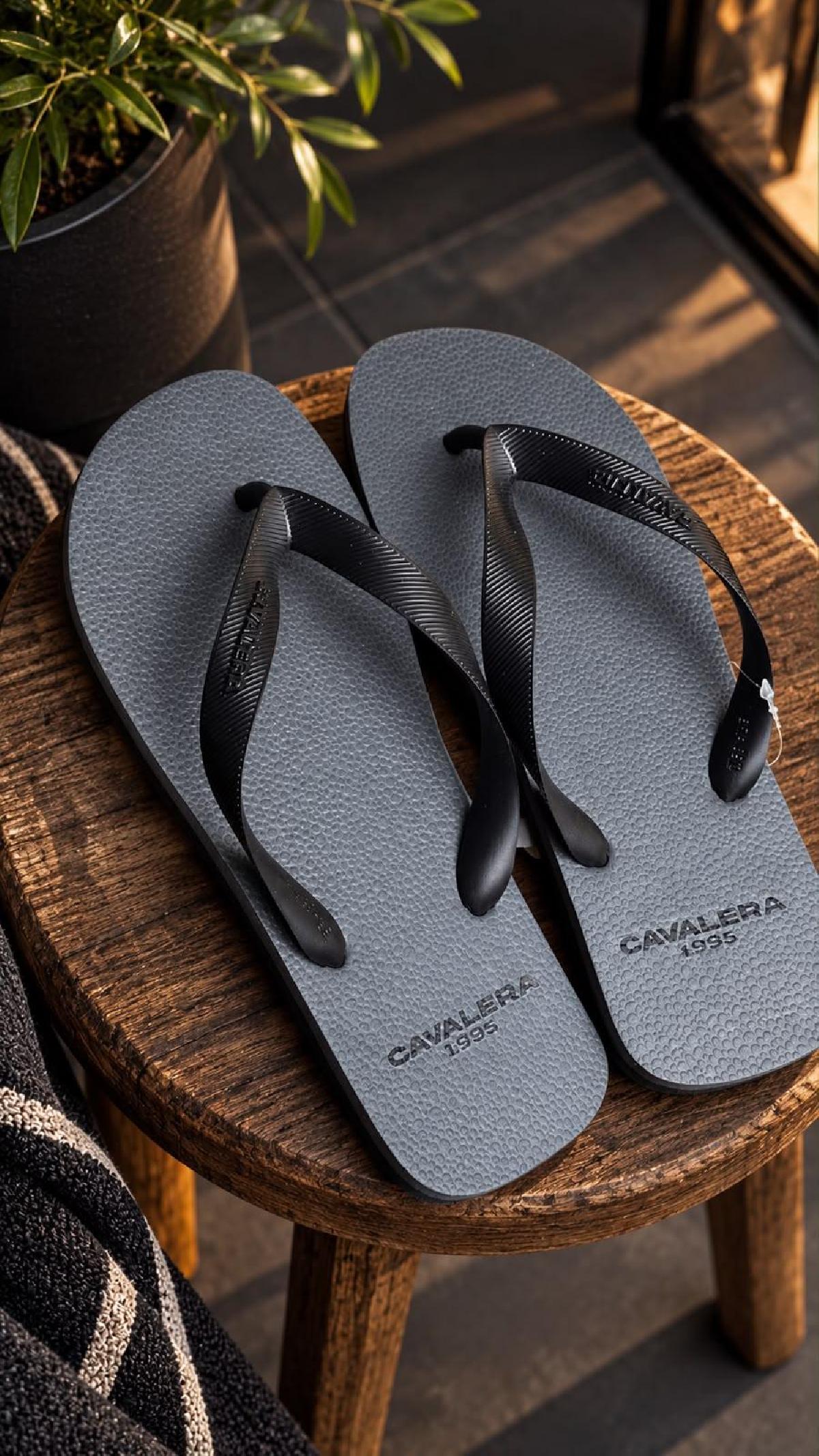 Foto do produto Chinelo Cavalera Basic Preto E Cinza
