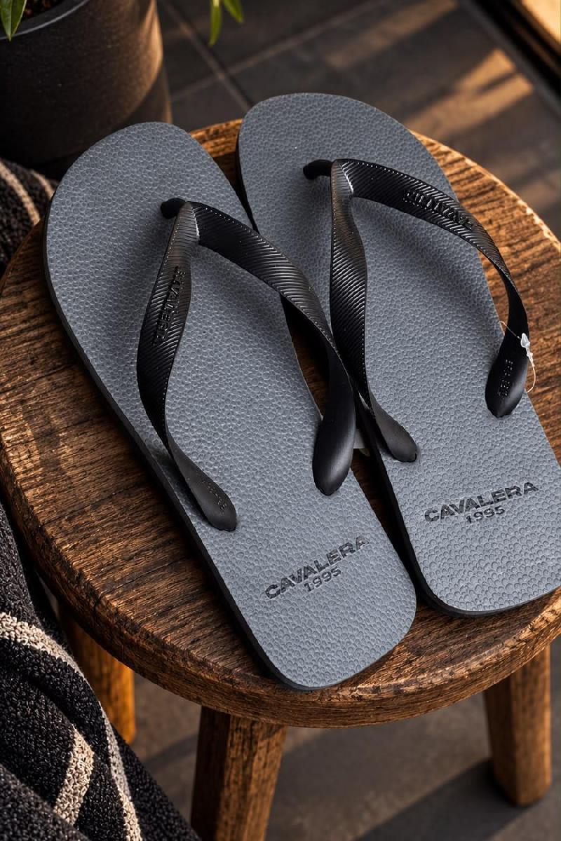 Foto do produto  Chinelo Cavalera Basic Preto E Cinza