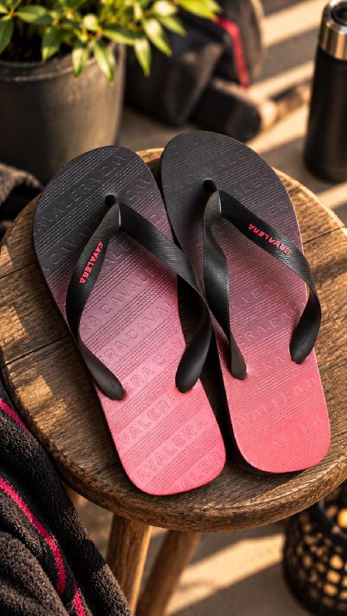 Foto do produto  Chinelo Cavalera Degrade Preto E Vermelho