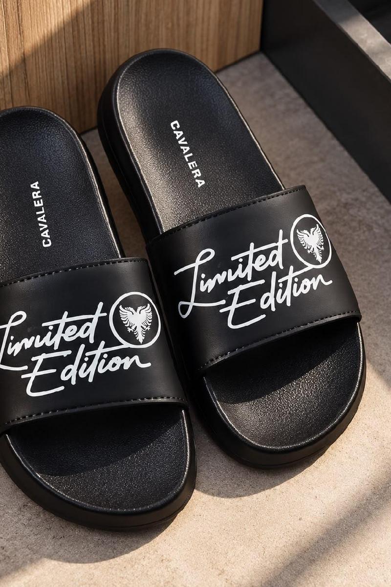 Foto do produto  Chinelo Cavalera Slide Edição Limitada Preto