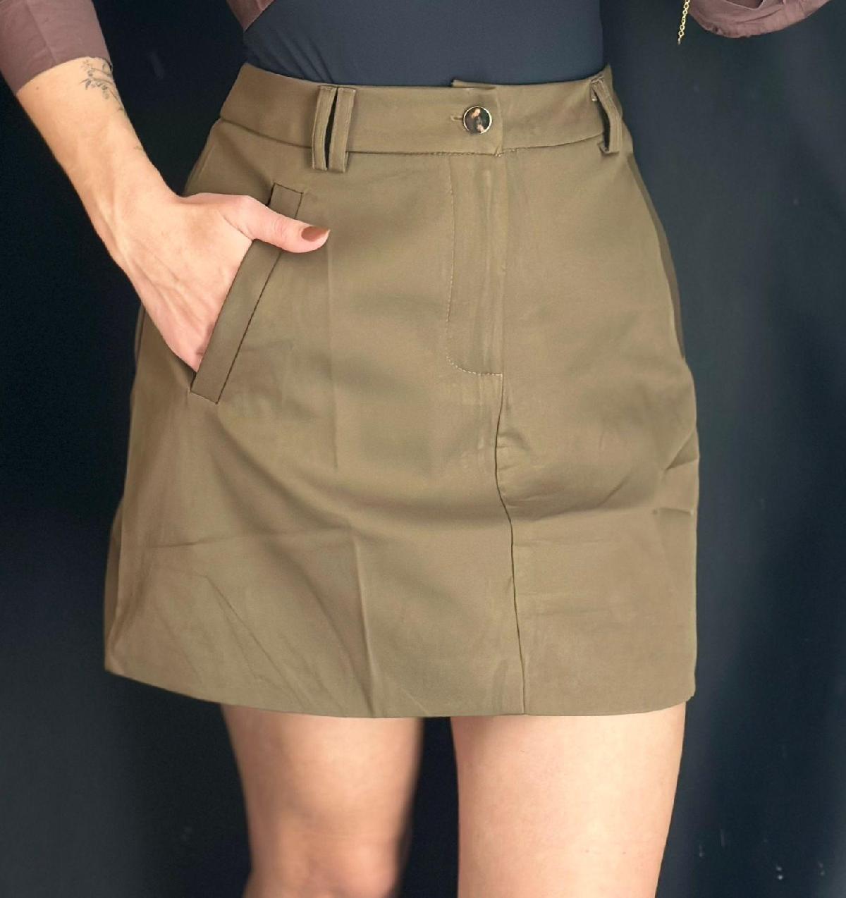 Foto do produto Saia Eagle Rock Vinho Y580712026 Bolso Faca Verde Militar
