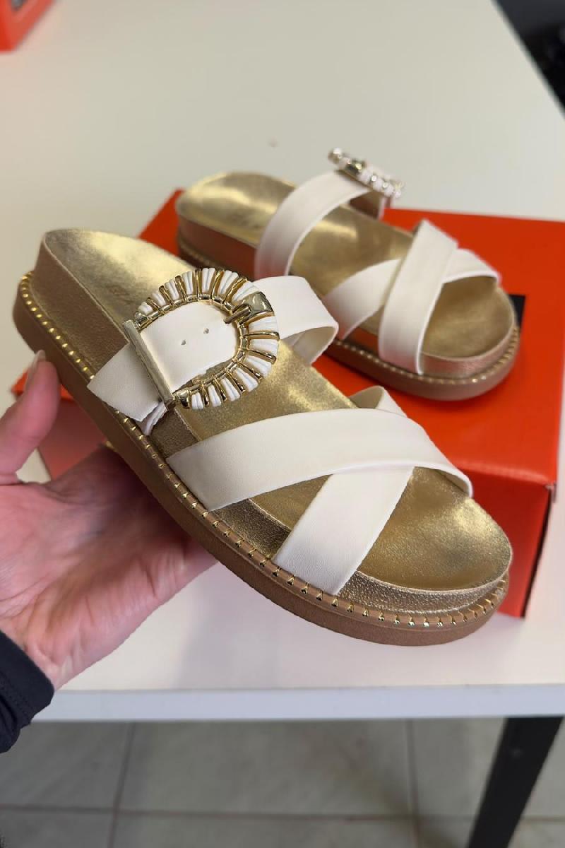 Foto do produto  Sandália Casual Ramarim Fivela Flatform Branco