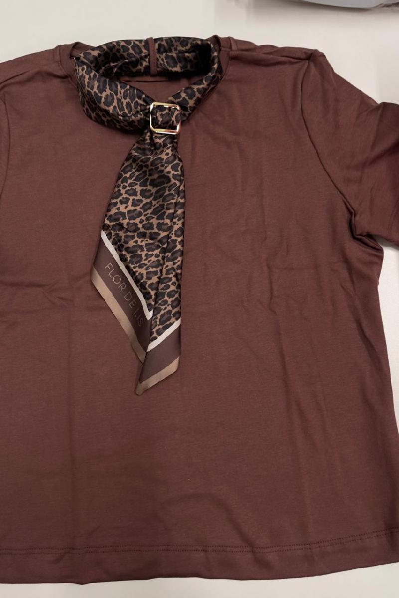 Foto do produto  T-shirt Deliz Preto F278352026 Lenço Preto