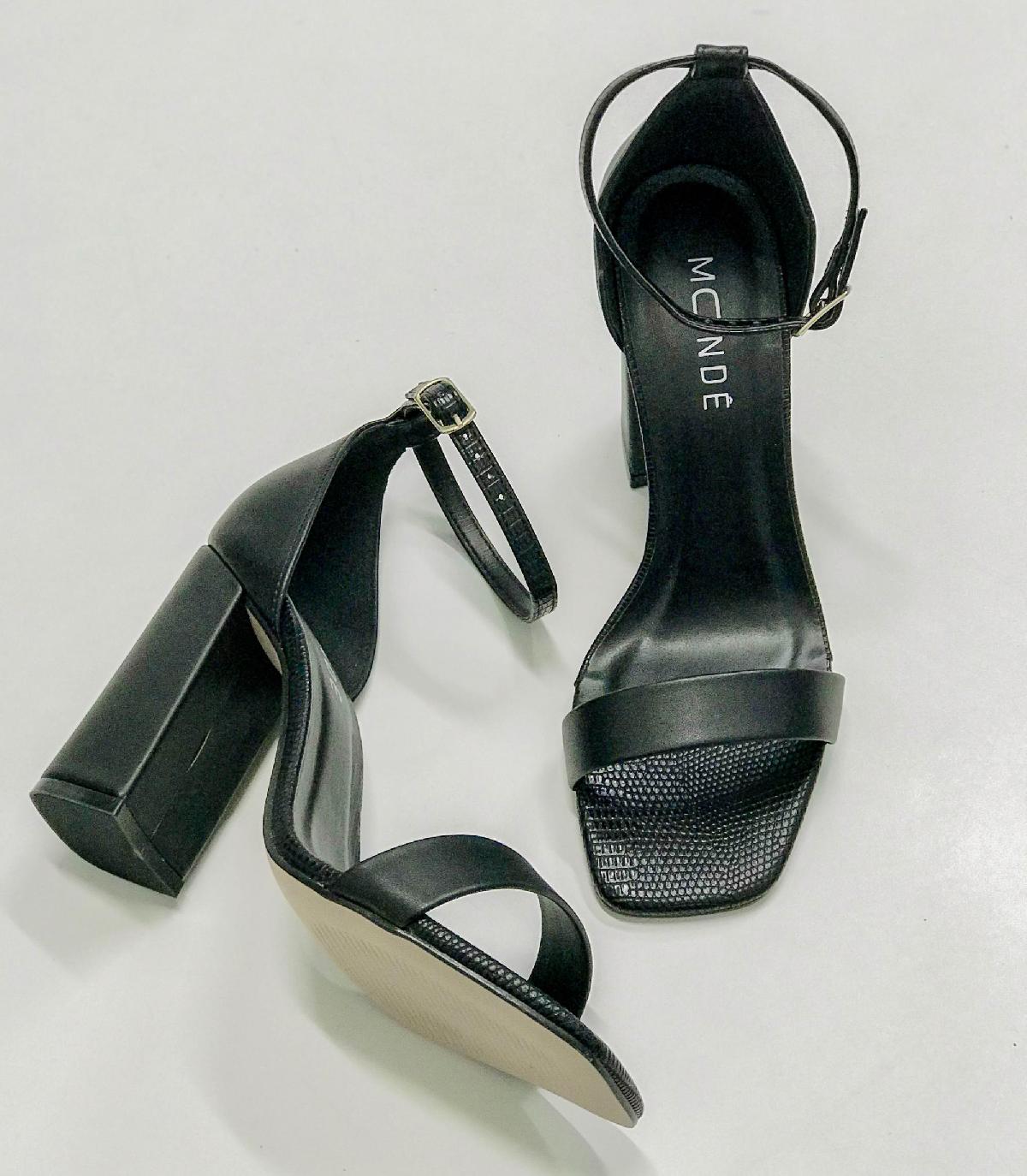Foto do produto Sandalia Salto Alto Mondê Preto
