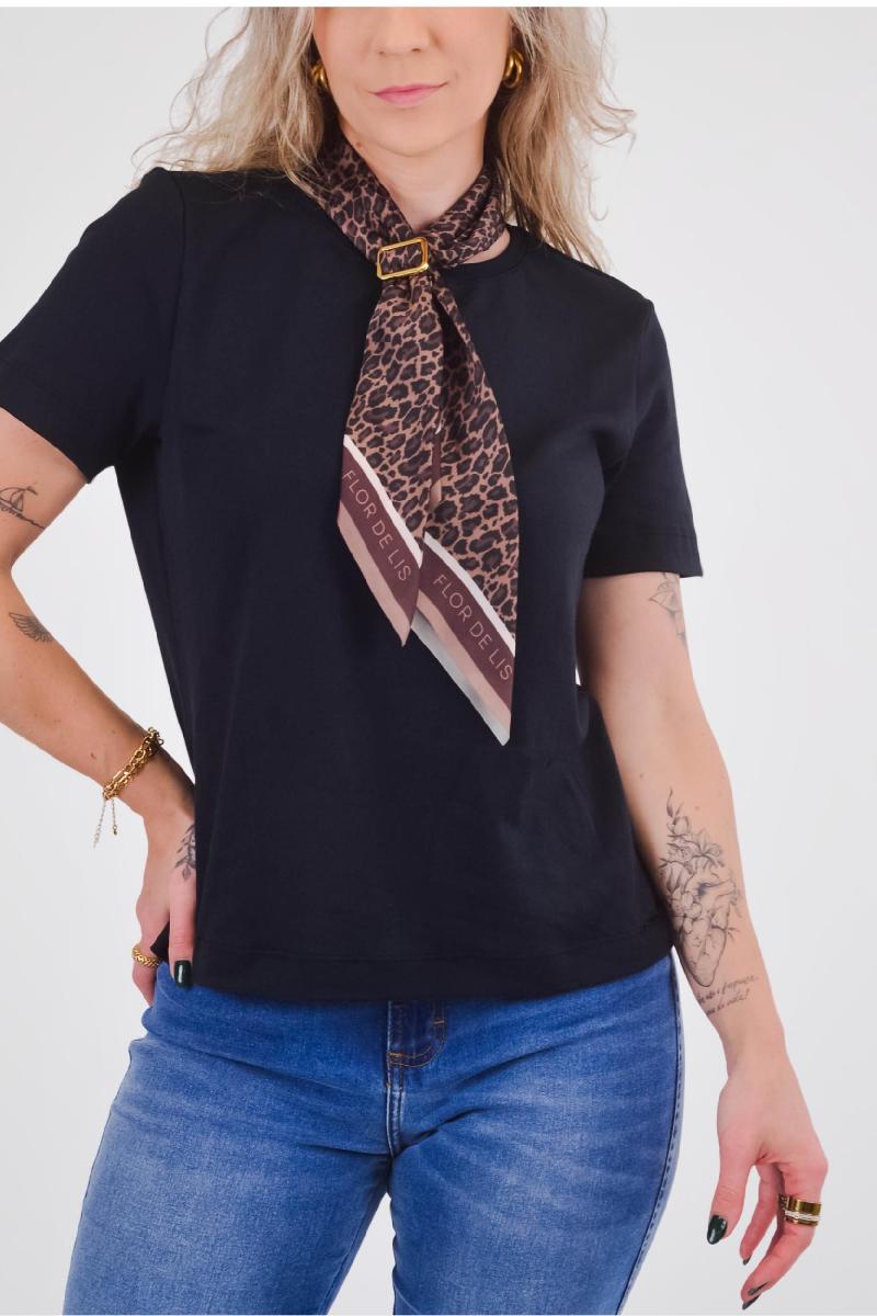 Foto do produto  T-shirt Deliz Preto F278352026 Lenço Preto